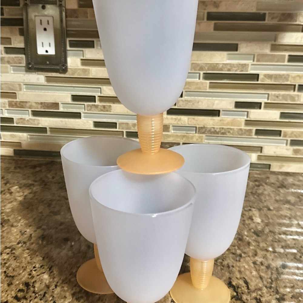 Tupperware impressions goblets with peach detachable bottom and ice clear tops